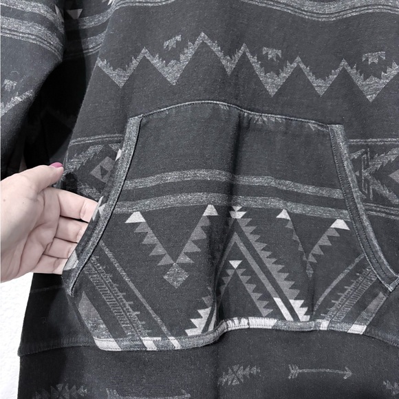 Polo Ralph Lauren Men's Black and Gray Aztec, Southwestern Patterned Hoodie. M - Picture 4 of 14